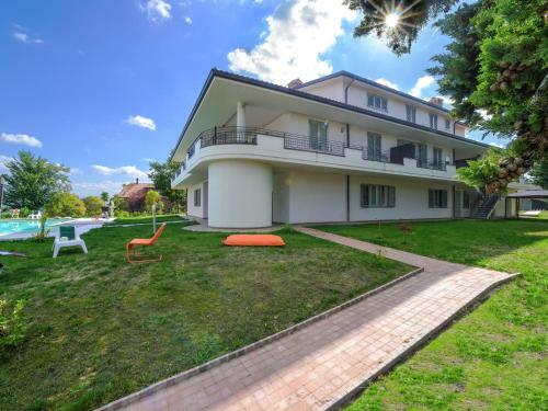 Plush Villa Apartment In Tavullia With Jacuzzi