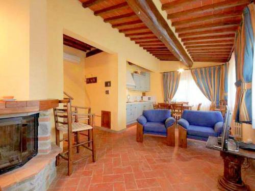 Sunny Tuscan Cottage On Pratomagno Mountain With Orchards