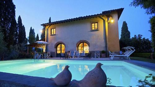 Terranuova Bracciolini Villa Sleeps 12 With Pool And Air Con