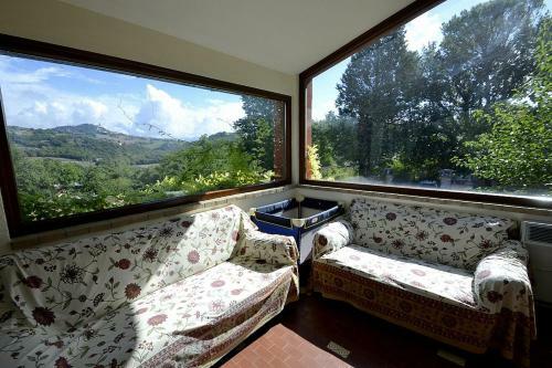 Todi Villa Sleeps 10 Pool Wifi