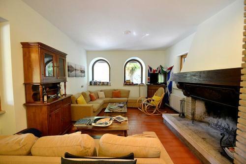 Todi Villa Sleeps 10 Pool Wifi