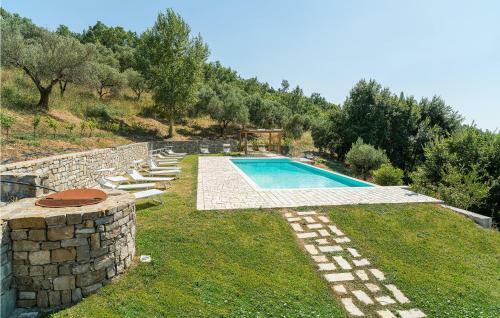 Eight-bedroom Holiday Home In Torchiara