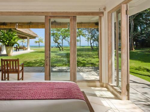 Villa Atas Ombak
