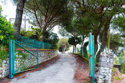 Torca Villa Sleeps 8 With Pool Air Con And Wifi