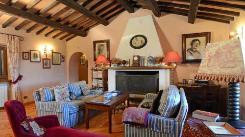 Villa Hostal De Todi 12