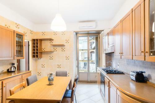 Dante Subway Apartment