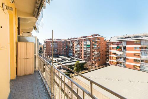 Pozzo Strada Bright Apartment - With Balconies