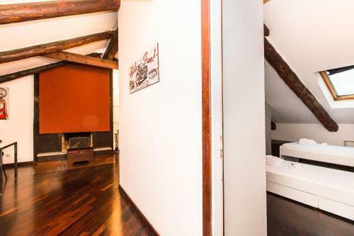 Cenisia Attic Apartment