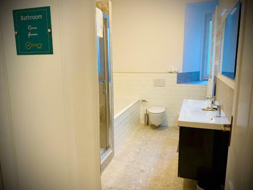 Hostal Crops City Stay