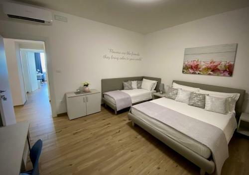 Hostal Five Flowers