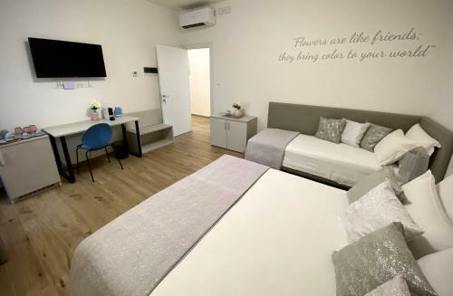 Hostal Five Flowers