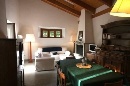 Varenna Villa Sleeps 4 Pool Wifi