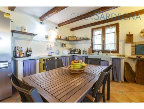 Alghero, Villa Josephine With Spectacular Swimming Pool, For 8 Guests