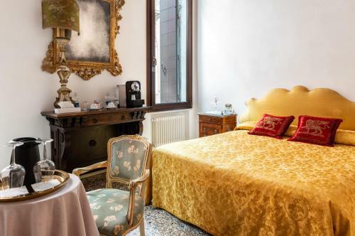 Hostal Luxury Venetian Rooms