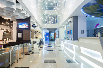 Berry Biz Hotel