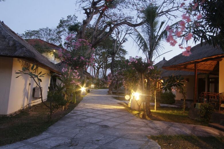 Hotel Alit Beach Resort And Villas