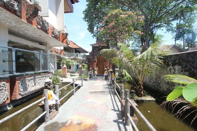 Hotel Alit Beach Resort And Villas