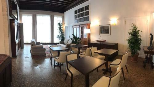 Hostal Suites Alla Maddalena