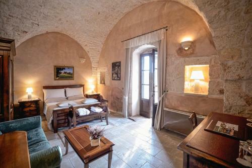 Villa Castelli Villa Sleeps 18 With Pool And Air Con