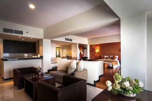 Grand Clarion Hotel Makassar