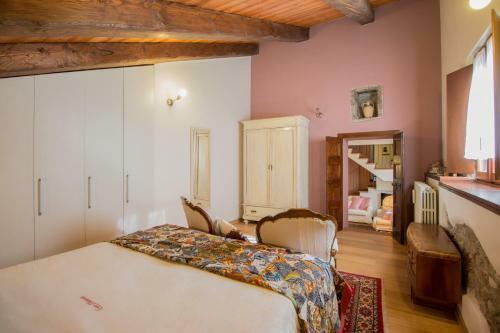 Massino Visconti Apartment Sleeps 6 With Pool And Wifi