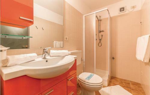 Two-bedroom Apartment In Albarella Ro