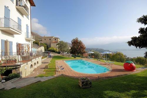Mezzegra Villa Sleeps 3 Pool Wifi
