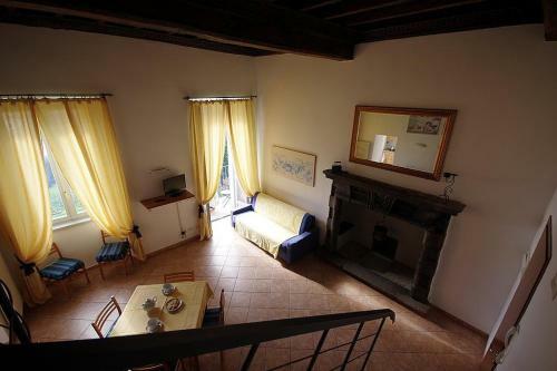 Mezzegra Villa Sleeps 6 Pool Wifi