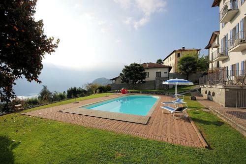 Mezzegra Villa Sleeps 5 Pool Wifi