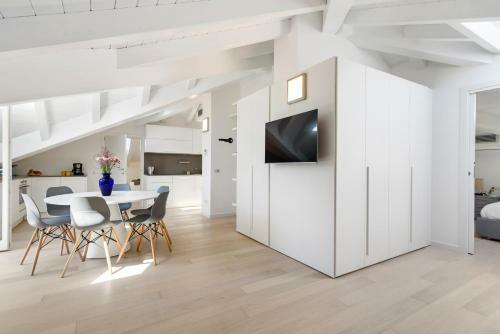 Apartamento Lake View Flat With Parking & Shared Pool