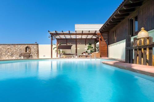 Marina Di Mancaversa Villa Sleeps 9 Pool Air Con