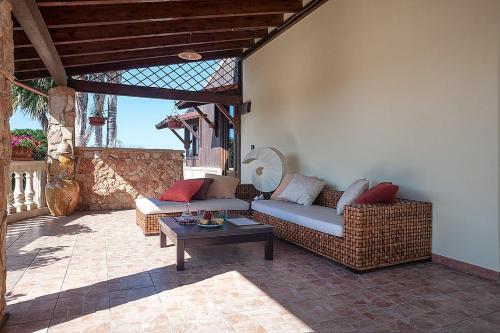 Marina Di Mancaversa Villa Sleeps 9 Pool Air Con
