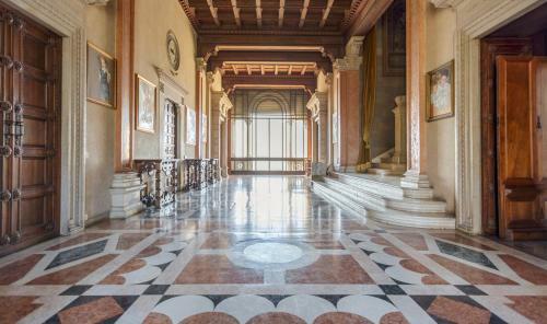 Cremella Villa Sleeps 26 With Pool