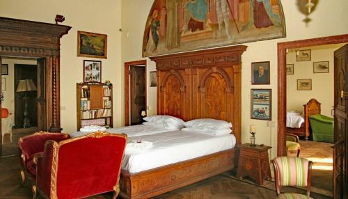Cremella Villa Sleeps 26 With Pool