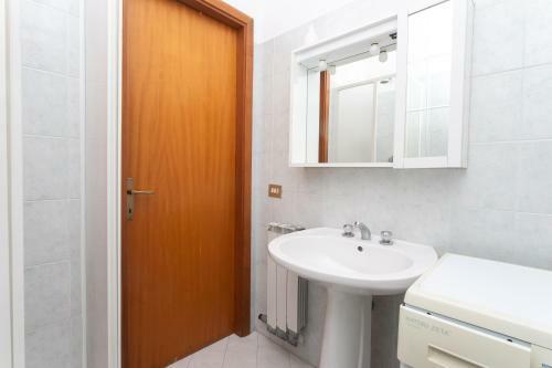 Apartamento M12 - Marcelli, Bilocale Comodo Al Mare