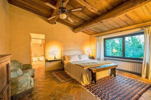 La Mita Villa Sleeps 26 With Pool And Air Con