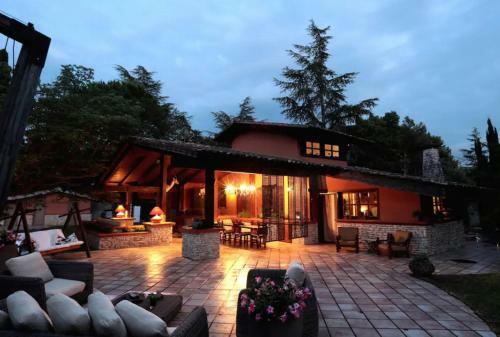 Bed & Breakfast I Lari Castel Del Monte