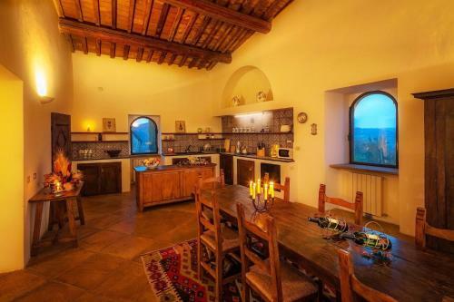 La Mita Apartment Sleeps 8 With Pool And Wifi