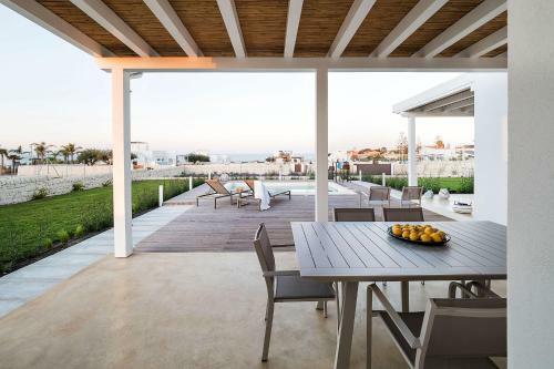 Reitani Villa Sleeps 6 Pool Air Con Wifi