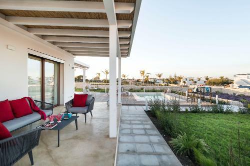 Reitani Villa Sleeps 6 Pool Air Con Wifi
