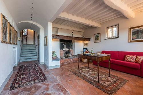 Massa E Cozzile Villa Sleeps 12 Pool Wifi