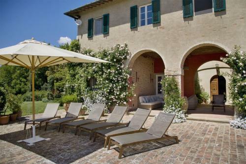 Colleoli Villa Sleeps 12 Air Con Wifi