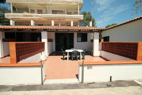 Agnone Villa Sleeps 3 Air Con Wifi
