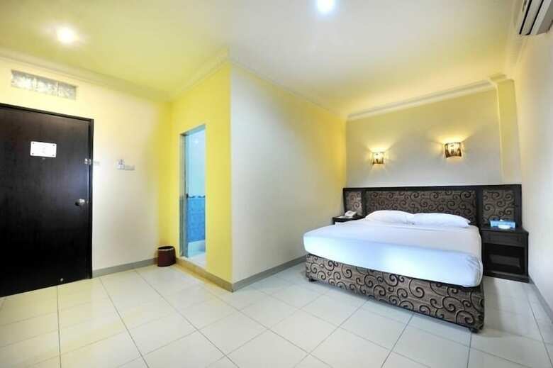 Gaja Hotel