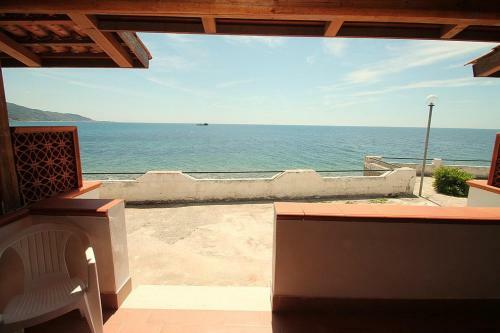 Agnone Villa Sleeps 4 Air Con Wifi