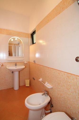 Agnone Villa Sleeps 4 Air Con Wifi