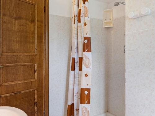 Peaceful Apartment In Fosciandora With Pool