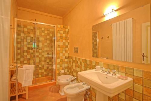 Lastro Villa Sleeps 16 Pool Wifi