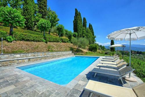 Lastro Villa Sleeps 16 Pool Wifi