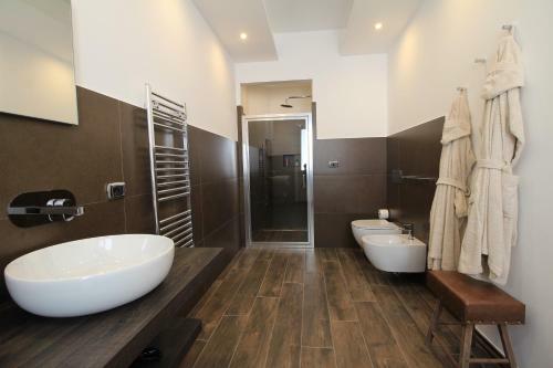 Isola Villa Sleeps 8 With Pool And Air Con